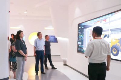 山東省商務廳副廳長王紅一行蒞臨捷瑞數(shù)字開展調研工作