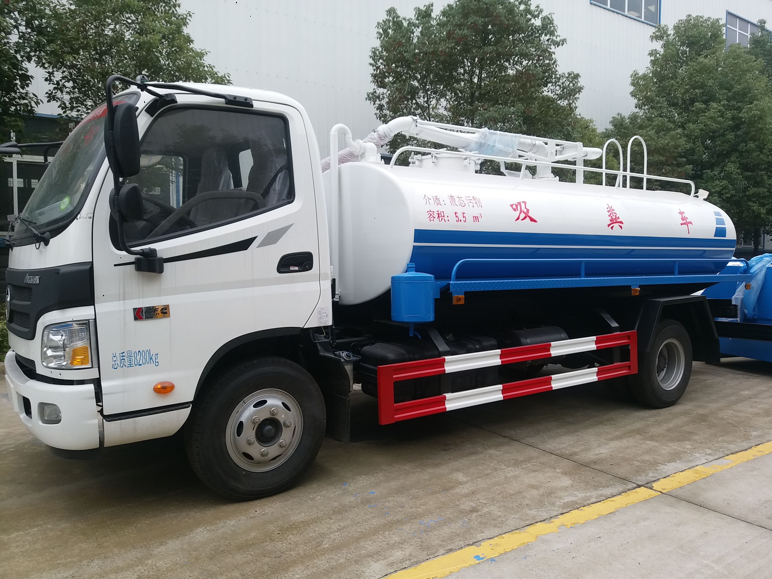 專業清潔，高效運輸——歐馬可吸糞車與多利卡車型高清圖集解析